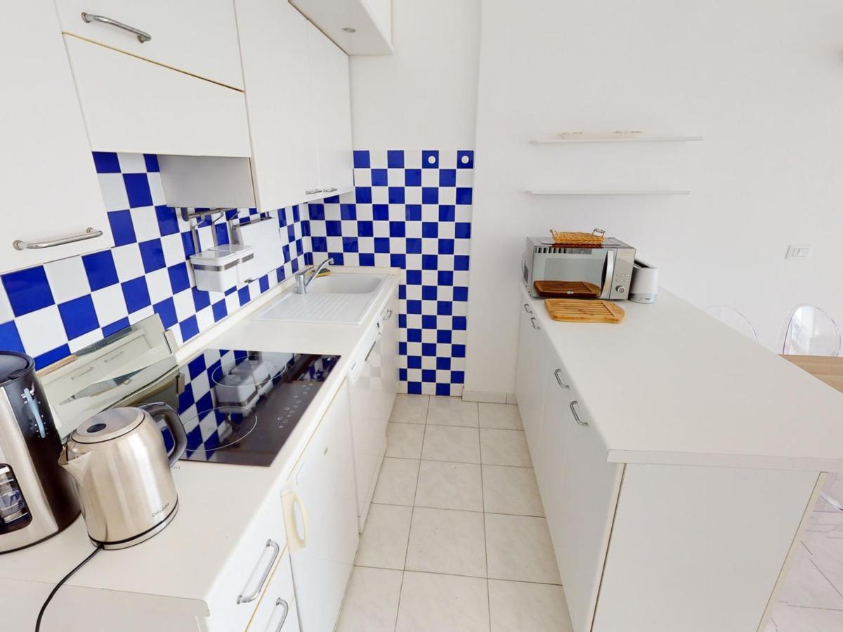 Appartement Spacieux Avec Terrasse Face A Menton, Proche Plages Et Centre-ville - Fr-1-196-327 *