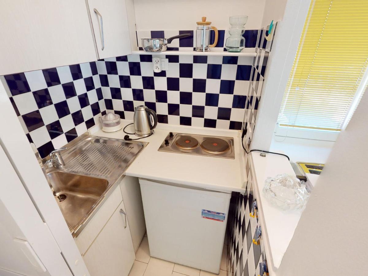 Spacieux Avec Terrasse Face A Menton, Proche Plages Et Centre-ville - Fr-1-196-327 Appartement