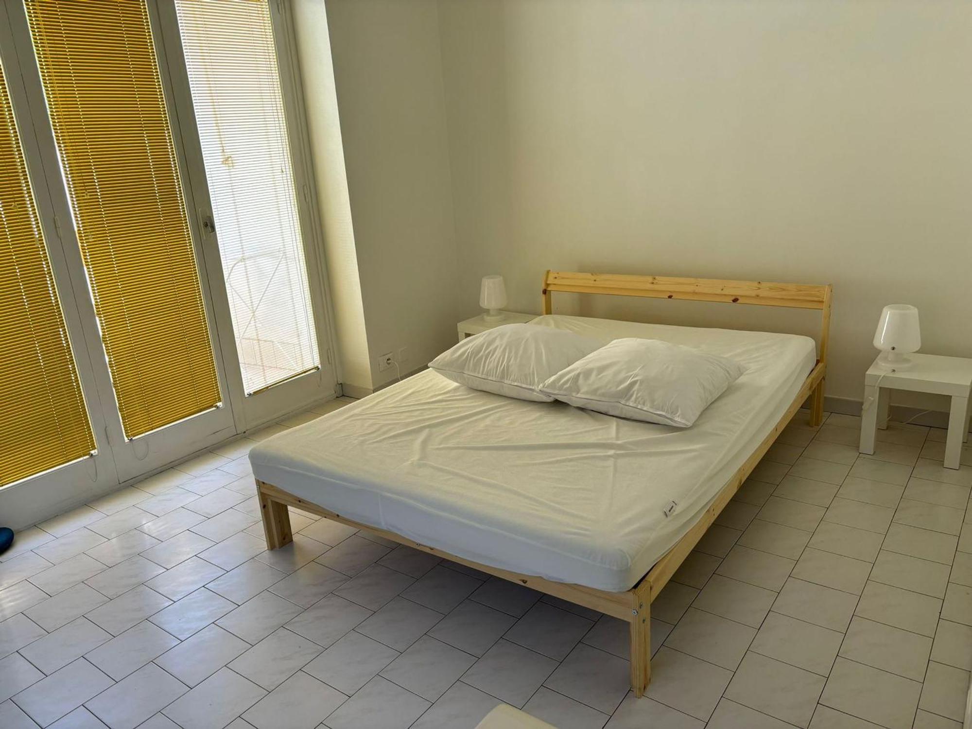 Spacieux Avec Terrasse Face A Menton, Proche Plages Et Centre-ville - Fr-1-196-327